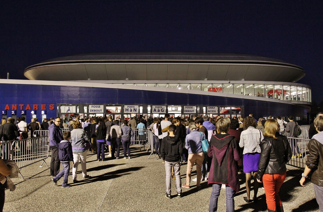 Antarès Le Mans extérieur file d'attente